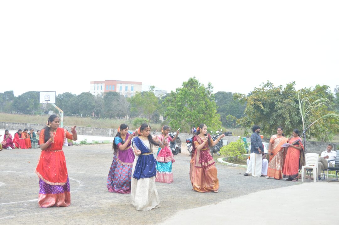 WhatsApp Image 2026-01-10 at 5.00.57 PM (1) Chirala Local News :సంప్రదాయ శోభతో సంక్రాంతి సంబరాలు-Altus ఇంటర్నేషనల్ స్కూల్- చీరాలలో ఘనంగా వేడుకలు