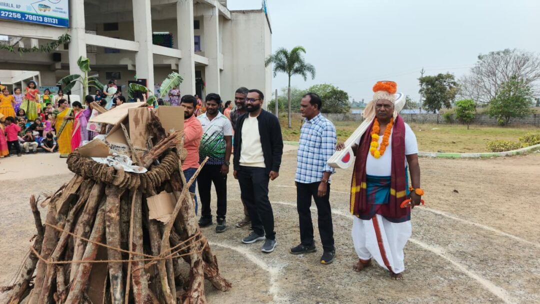 WhatsApp Image 2026-01-10 at 5.00.58 PM Chirala Local News :సంప్రదాయ శోభతో సంక్రాంతి సంబరాలు-Altus ఇంటర్నేషనల్ స్కూల్- చీరాలలో ఘనంగా వేడుకలు