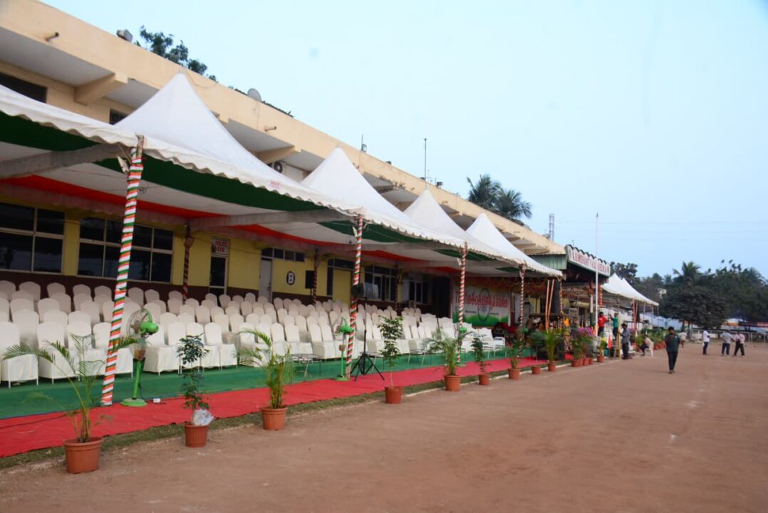 WhatsApp Image 2026-01-25 at 6.51.57 PM visakha Local News :విశాఖ పోలీస్ పరేడ్ మైదానంలో77వ గణతంత్ర దినోత్సవ వేడుకలకు ఏర్పాట్లు పూర్తి