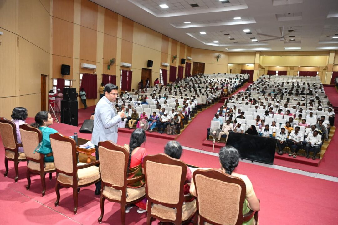 Tirupati Local News :ప్రతి ఒక్కరు ఓటు హక్కును సద్వినియోగం చేసుకోవాలి : జిల్లా కలెక్టర్ డా ఎస్ వెంకటేశ్వర్