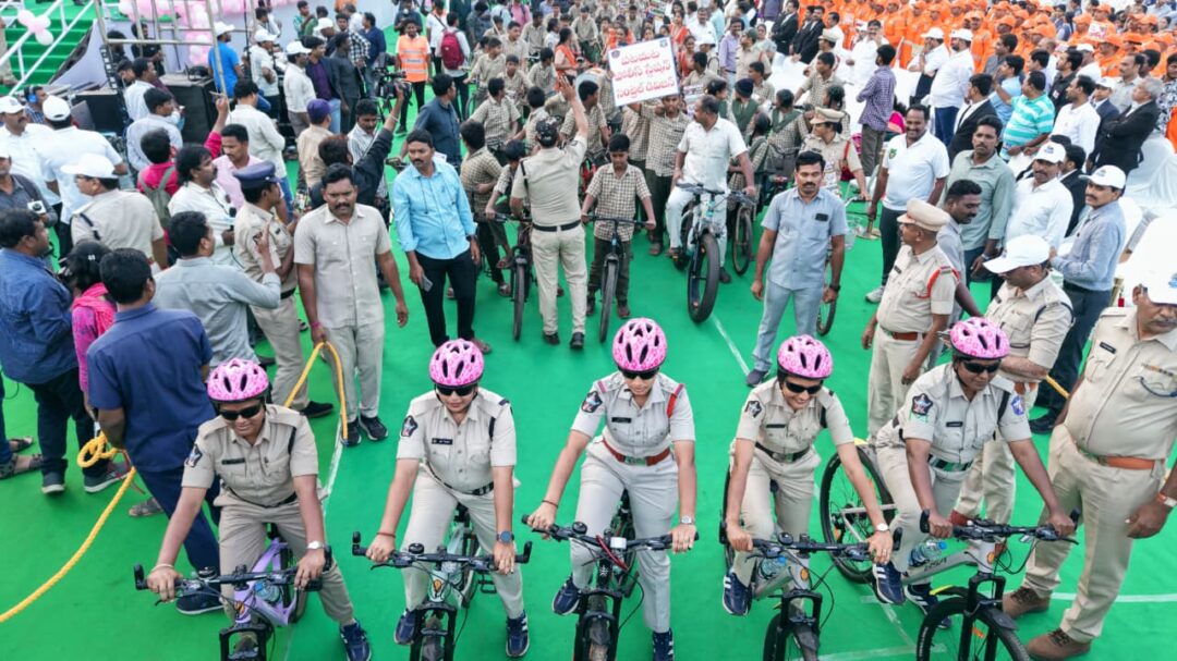 Vijayawada Local News :డ్రగ్స్‌పై దండయాత్ర నినాదంతో ఎన్‌టీఆర్ జిల్లాలో 510 కి.మీ సైకిల్ ర్యాలీ