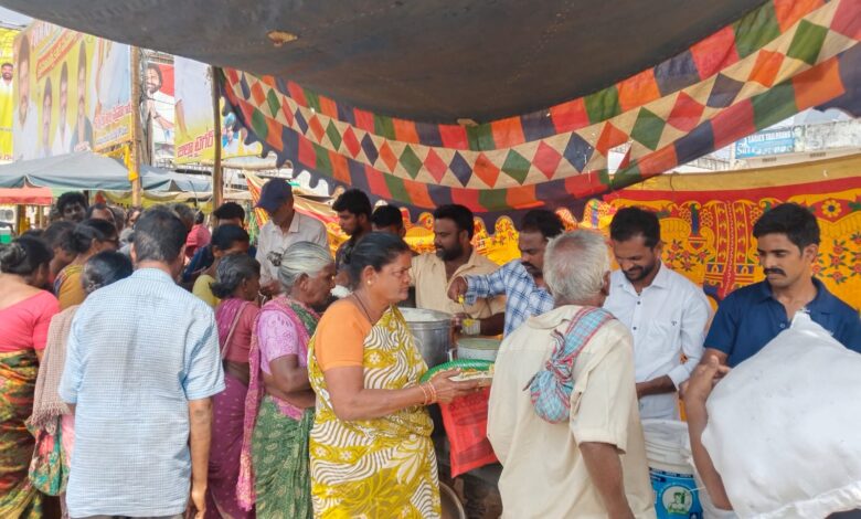 Jakkampeta Local News :పవన్ కళ్యాణ్ ఆదర్శం గా తుమ్మలల్లి రమేష్ఆధ్వర్యంలో-డొక్కా సీతమ్మ క్యాంటీన్ నిర్వహణ Jakkampeta Local News