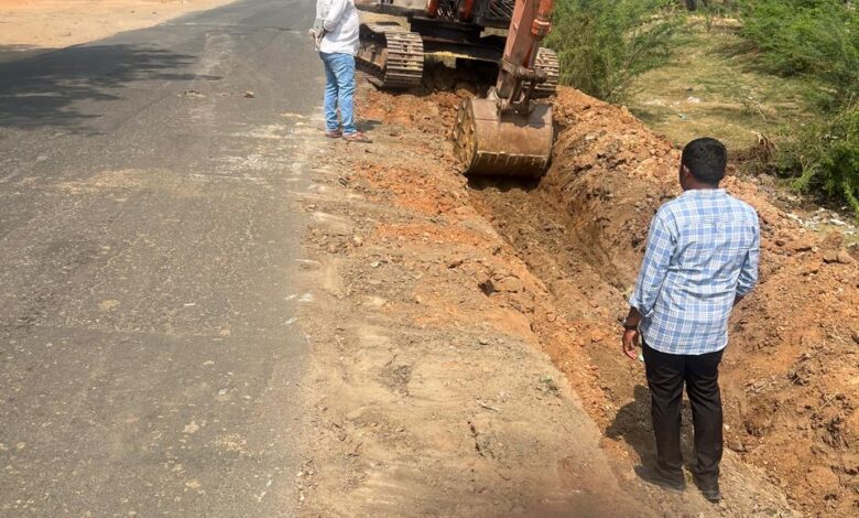 Bapatla Local News :ఏలూరి కృషితో వేగవంతమైన ఇంకొల్లు-పర్చూరు రోడ్డు పనులు Bapatla Local News