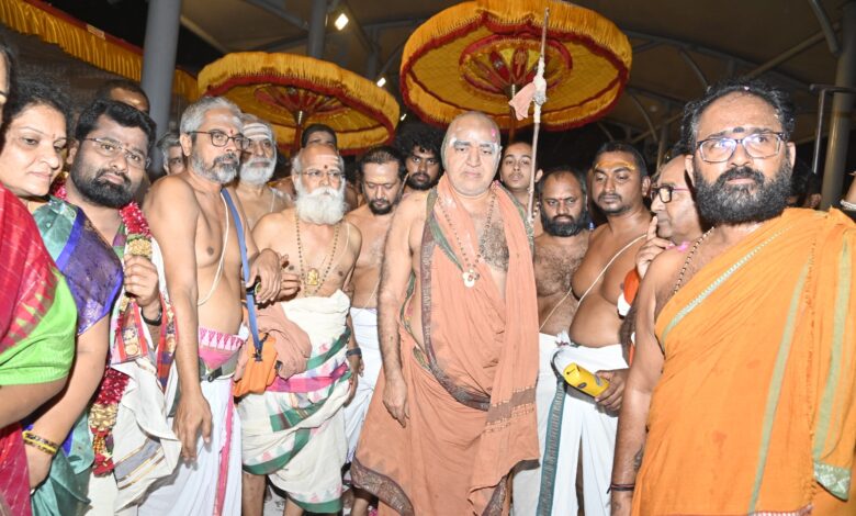 Vijayawada Local News :ఇంద్రకీలాద్రిపై ఆధ్యాత్మిక వైభవం–కంచి జగద్గురువులకు ఘన స్వాగతం Vijayawada Local News