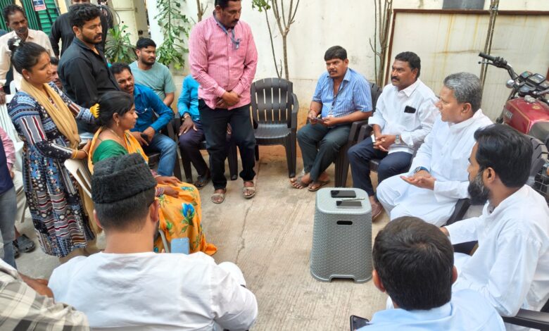 Hyderabad Local News :భవన నిర్మాణ ప్రమాదంలో మృతి చెందిన కార్మికుల కుటుంబాలకు కార్వాన్ ఎమ్మెల్యే కౌసర్ మొహియుద్దీన్ ఆర్థిక సహాయం Hyderabad Local News