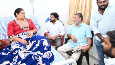 VIJAYAWADA LOCAL NEWS:అంతర్జాతీయ పవర్ లిఫ్టర్ చంద్రికకు అండగా శాప్.. రూ.1 లక్ష ఆర్థిక సాయం అందజేసిన చైర్మన్ రవినాయుడు