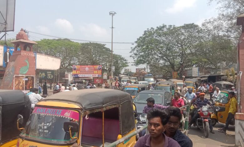 TENALI LOCAL NEWS:తెనాలి ఫ్లైఓవర్పై భారీ ట్రాఫిక్ జామ్ TENALI LOCAL NEWS